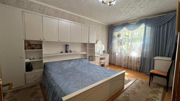 Продам трехкомнатную (3-комн.) квартиру, Ленинский пр-кт, 53А, Йошкар-Ола г