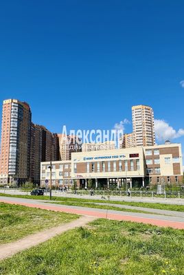 Продам двухкомнатную (2-комн.) квартиру, Новая ул, 17к2, Мурино п