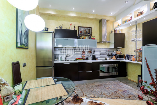 Продам трехкомнатную (3-комн.) квартиру, Садовая-Кудринская ул, 28-30, Москва г