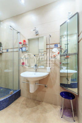 Продам трехкомнатную (3-комн.) квартиру, Садовая-Кудринская ул, 28-30, Москва г