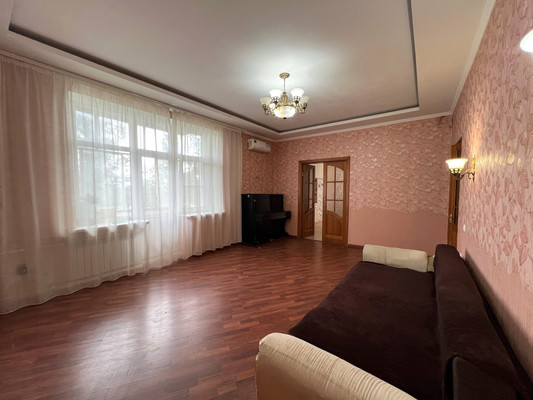 Продам многокомнатную квартиру, Таганрогская ул, 135/1, Ростов-на-Дону г