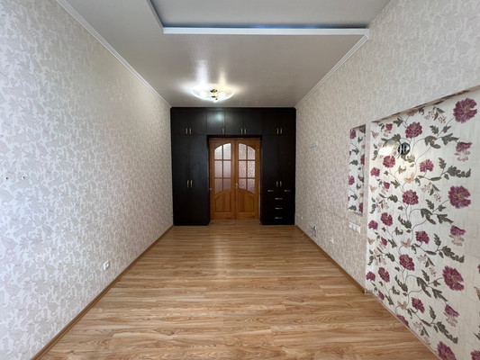 Продам многокомнатную квартиру, Таганрогская ул, 135/1, Ростов-на-Дону г