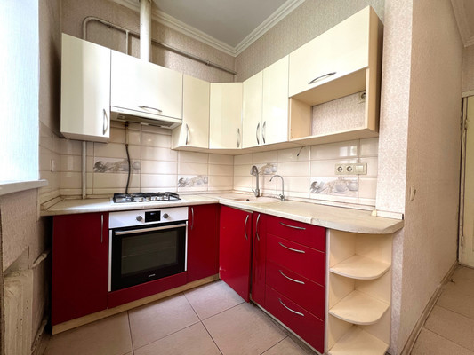 Продам многокомнатную квартиру, Таганрогская ул, 135/1, Ростов-на-Дону г