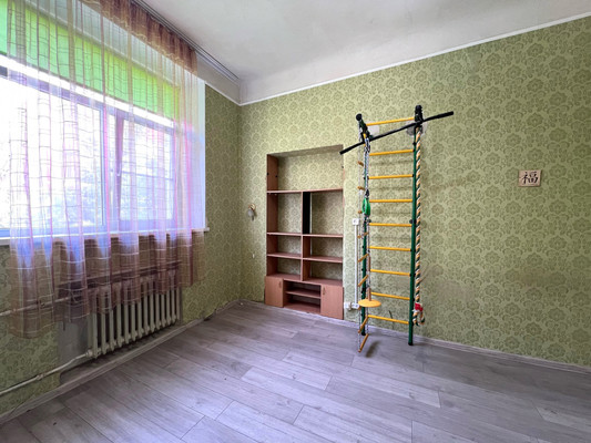 Продам многокомнатную квартиру, Таганрогская ул, 135/1, Ростов-на-Дону г