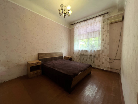 Продам многокомнатную квартиру, Таганрогская ул, 135/1, Ростов-на-Дону г