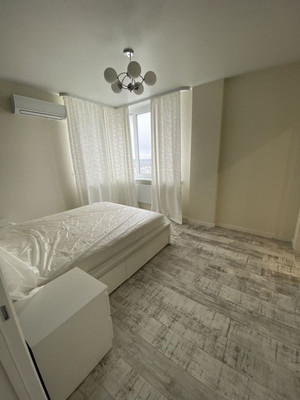 Продам трехкомнатную (3-комн.) квартиру, Таганрогская ул, 132/1, Ростов-на-Дону г