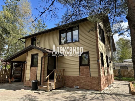 Продам коттедж в поселке Дружное-3, Центральная (Дружное-3 тер. СНТ) ул, Лехтуси массив, 28 км от города