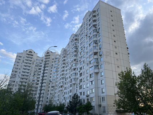 Продам двухкомнатную (2-комн.) квартиру, Гурьянова ул, 2к4, Москва г