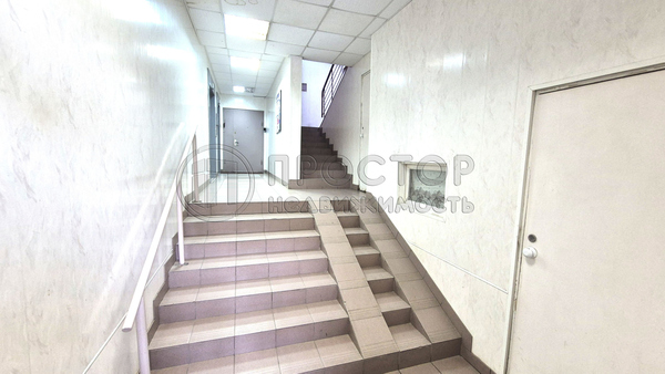 Продам трехкомнатную (3-комн.) квартиру, Кедрова ул, 22, Москва г