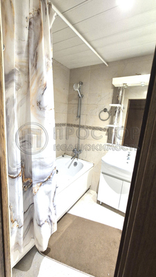 Продам трехкомнатную (3-комн.) квартиру, Кедрова ул, 22, Москва г