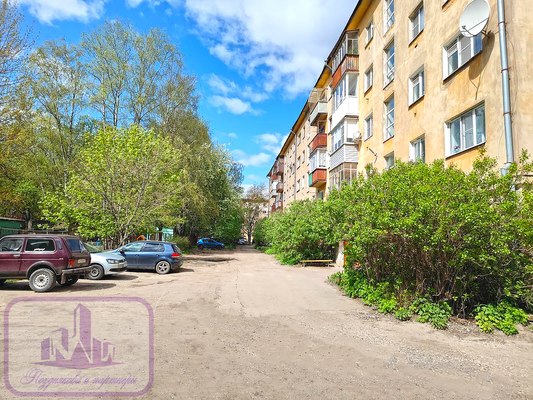 Продам двухкомнатную (2-комн.) квартиру, Некрасова ул, 48, Вологда г