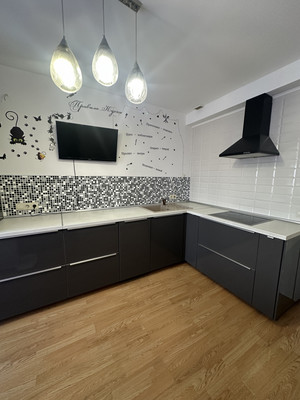 Продам трехкомнатную (3-комн.) квартиру, Полковая ул, 3к1, Куттузи д