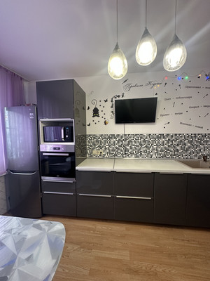 Продам трехкомнатную (3-комн.) квартиру, Полковая ул, 3к1, Куттузи д
