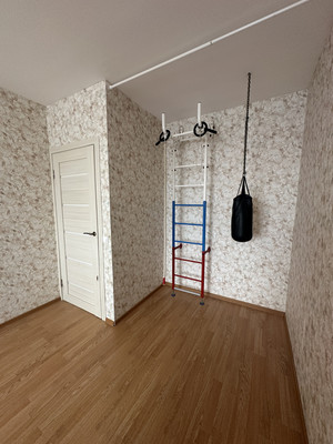 Продам трехкомнатную (3-комн.) квартиру, Полковая ул, 3к1, Куттузи д