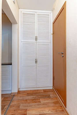 Продам трехкомнатную (3-комн.) квартиру, Коллонтай ул, 6к1, Санкт-Петербург г