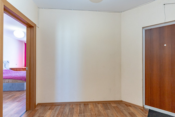 Продам трехкомнатную (3-комн.) квартиру, Коллонтай ул, 6к1, Санкт-Петербург г
