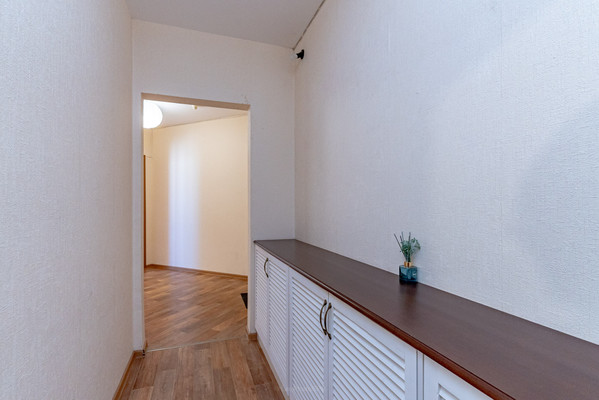 Продам трехкомнатную (3-комн.) квартиру, Коллонтай ул, 6к1, Санкт-Петербург г