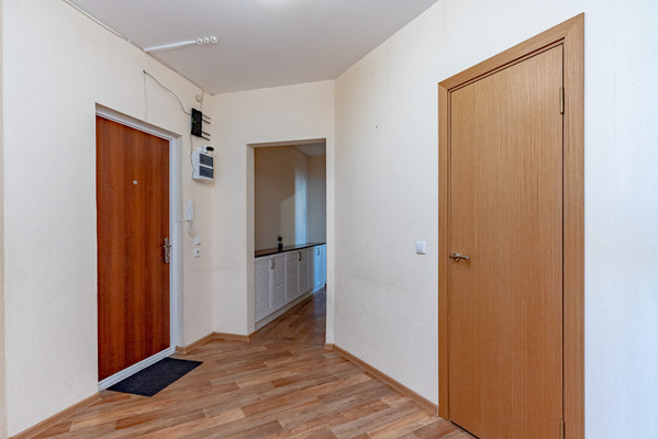 Продам трехкомнатную (3-комн.) квартиру, Коллонтай ул, 6к1, Санкт-Петербург г