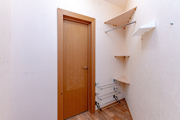 Продам трехкомнатную (3-комн.) квартиру, Коллонтай ул, 6к1, Санкт-Петербург г