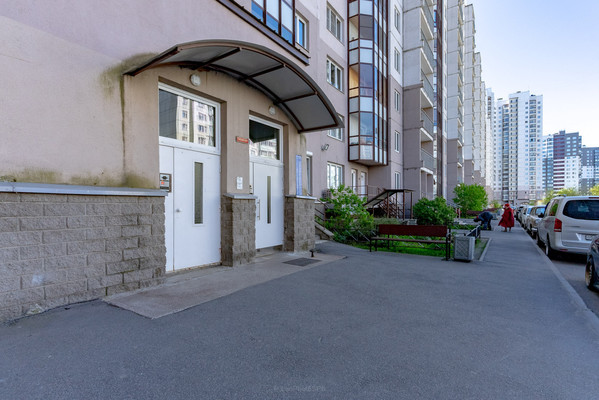 Продам трехкомнатную (3-комн.) квартиру, Коллонтай ул, 6к1, Санкт-Петербург г