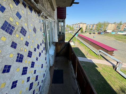 Продам трехкомнатную (3-комн.) квартиру, 2-й Микрорайон ул, 19, Эльбан рп