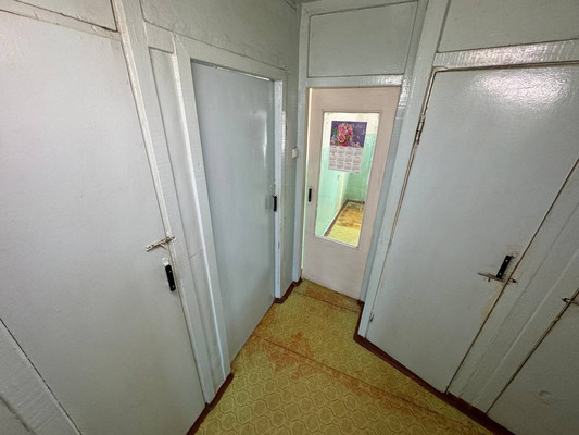 Продам трехкомнатную (3-комн.) квартиру, 2-й Микрорайон ул, 19, Эльбан рп