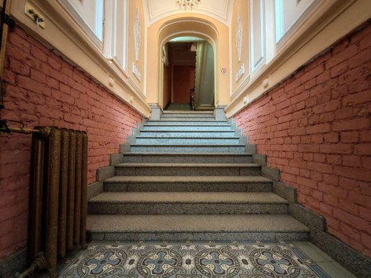 Продам трехкомнатную (3-комн.) квартиру, Петровский пер, 1/30 1, Москва г