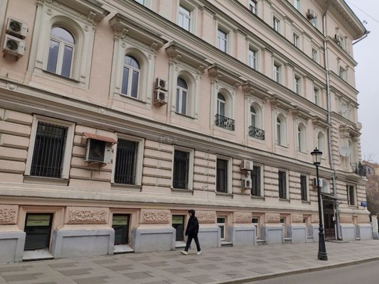 Продам трехкомнатную (3-комн.) квартиру, Петровский пер, 1/30 1, Москва г