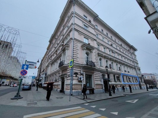 Продам трехкомнатную (3-комн.) квартиру, Петровский пер, 1/30 1, Москва г