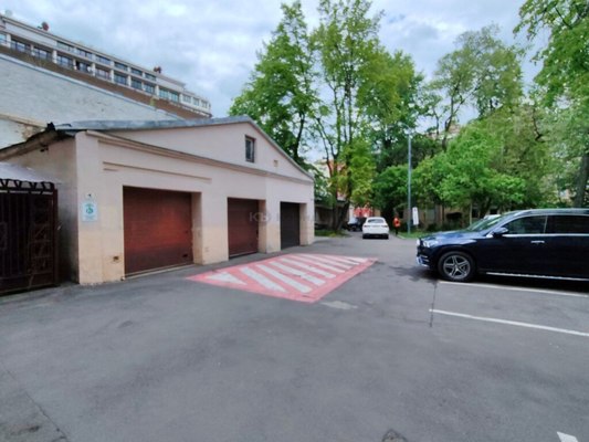 Продам трехкомнатную (3-комн.) квартиру, Петровский пер, 1/30 1, Москва г