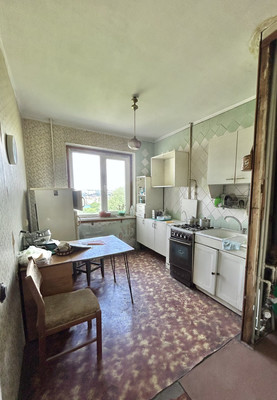 Продам трехкомнатную (3-комн.) квартиру, Лермонтова ул, 35, Симферополь г