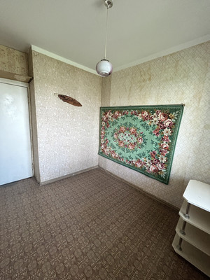 Продам трехкомнатную (3-комн.) квартиру, Лермонтова ул, 35, Симферополь г