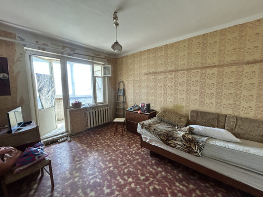 Продам трехкомнатную (3-комн.) квартиру, Лермонтова ул, 35, Симферополь г