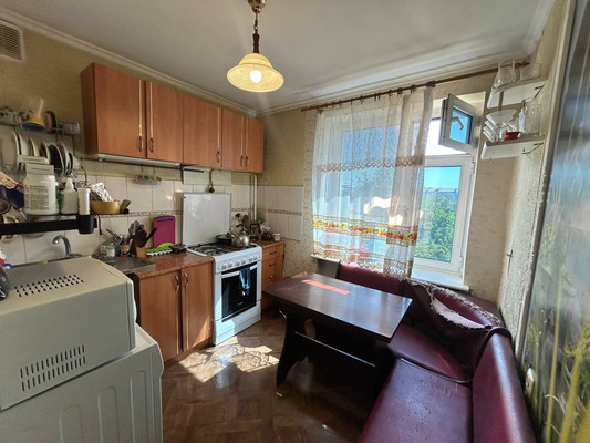 Продам двухкомнатную (2-комн.) квартиру, Заводской пер, 42, Симферополь г