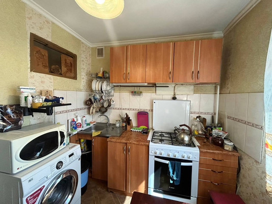 Продам двухкомнатную (2-комн.) квартиру, Заводской пер, 42, Симферополь г
