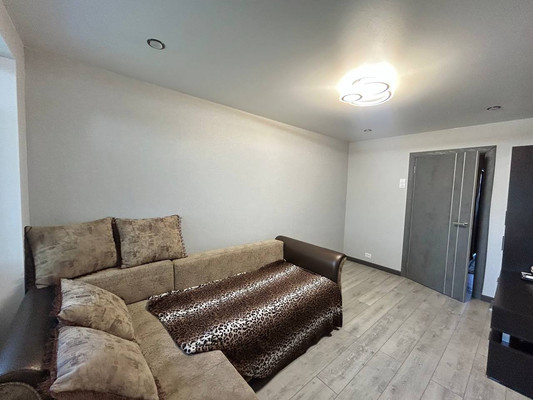 Продам двухкомнатную (2-комн.) квартиру, Заводской пер, 42, Симферополь г