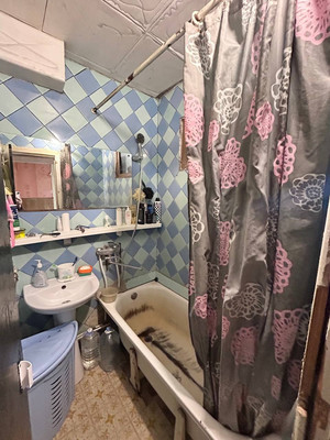 Продам двухкомнатную (2-комн.) квартиру, Заводской пер, 42, Симферополь г