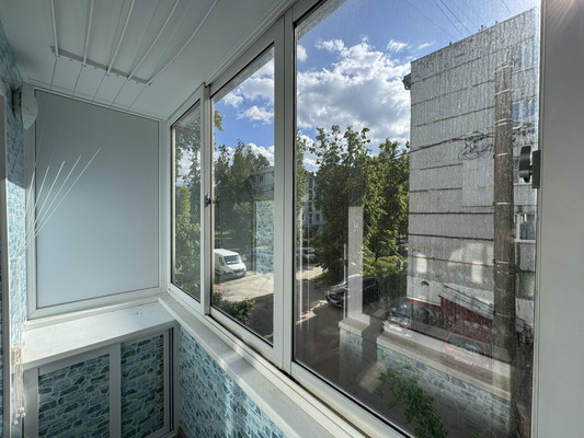 Продам трехкомнатную (3-комн.) квартиру, Авиационная ул, 22, Брянск г
