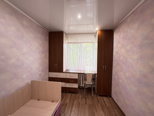 Продам трехкомнатную (3-комн.) квартиру, Авиационная ул, 22, Брянск г