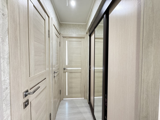 Продам трехкомнатную (3-комн.) квартиру, Авиационная ул, 22, Брянск г