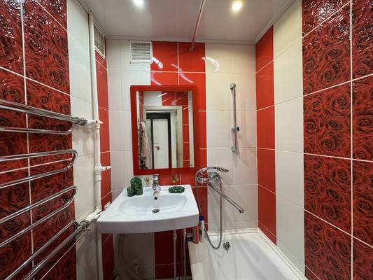 Продам трехкомнатную (3-комн.) квартиру, Авиационная ул, 22, Брянск г