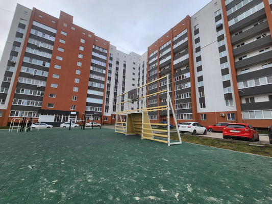 Продам трехкомнатную (3-комн.) квартиру, Бутузова ул, 3к1, Пенза г