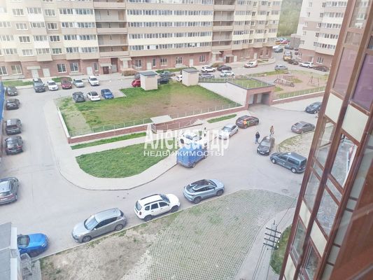 Продам однокомнатную (1-комн.) квартиру, Заречная ул, 11к2, Парголово п