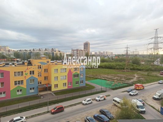 Продам однокомнатную (1-комн.) квартиру, Заречная ул, 11к2, Парголово п