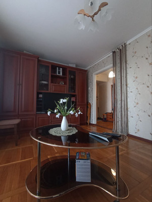 Продам трехкомнатную (3-комн.) квартиру, Ленина ул, 23, Майкоп г