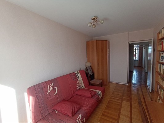 Продам трехкомнатную (3-комн.) квартиру, Ленина ул, 23, Майкоп г