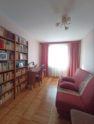 Продам трехкомнатную (3-комн.) квартиру, Ленина ул, 23, Майкоп г