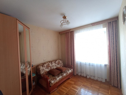 Продам трехкомнатную (3-комн.) квартиру, Ленина ул, 23, Майкоп г