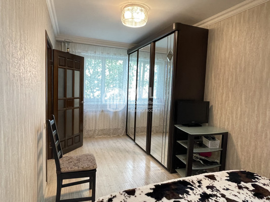 Продам двухкомнатную (2-комн.) квартиру, Фабричная ул, 5, Калининец рп