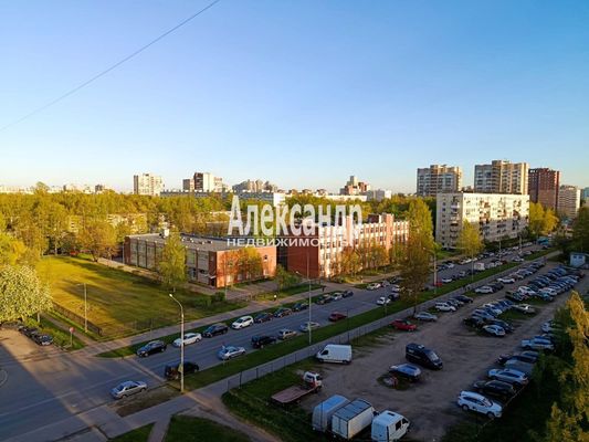 Продам трехкомнатную (3-комн.) квартиру, Ушинского ул, 22/97, Санкт-Петербург г